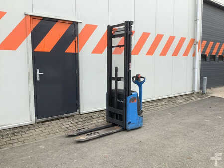 Hochhubwagen 2014  Linde L12 (1)