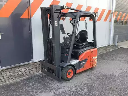 Eléctrica de 3 ruedas 2019  Linde E16C-02 (1)