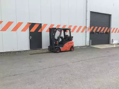 LPG Forklifts 2010  Linde H20T-01 (5)