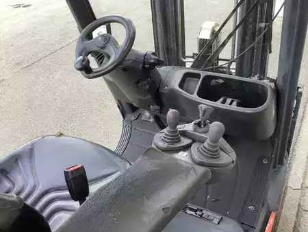 Carrelli elevatori GPL 2008  Linde H16T (3)