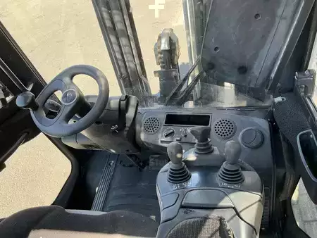 Wózki widłowe diesel 2019  Linde H25D-02 (3)