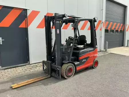 Elektro 4 Rad 2015  Linde E25L-01 (1)