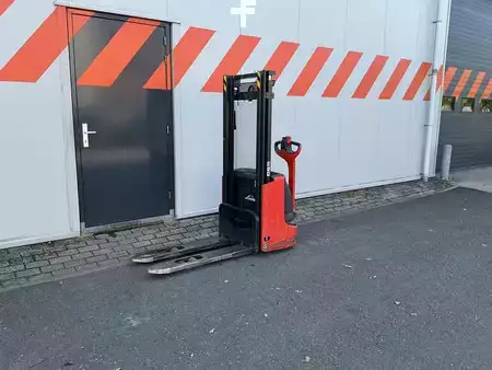 Apilador eléctrico 2019  Linde L12 (1)