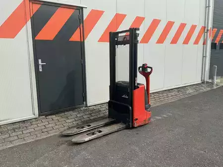 Pallet Stackers 2019  Linde L12 (1)