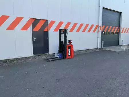Apilador eléctrico 2021  Linde L14 (5)