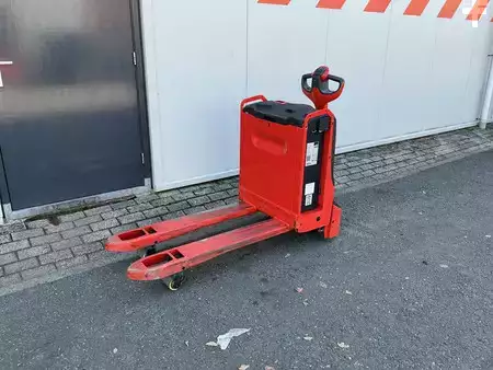 Transpalettes électriques  Linde T16 (1)