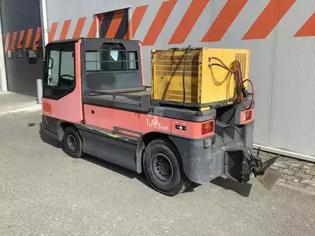 Tracteurs à bagages 2008  Linde P250 (2)