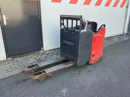 Nízkozdvižný vozík 2020  Linde T20SP (1)