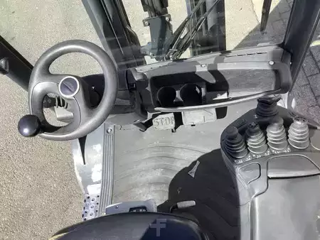 LPG Forklifts 2017  Linde H25T-02 (3)