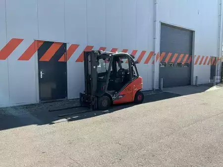 LPG Forklifts 2014  Linde H25T-02 (5)