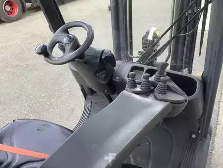 LPG Forklifts 2008  Linde H14T (3)