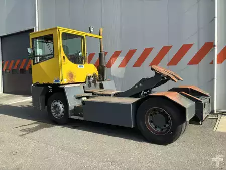 Trator de terminal  MOL YT200/4x2 (2)