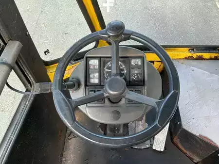 Trator de terminal  MOL YT200/4x2 (5)