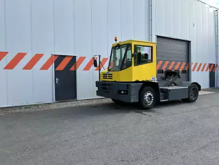 Trator de terminal  MOL YT200/4x2 (7)