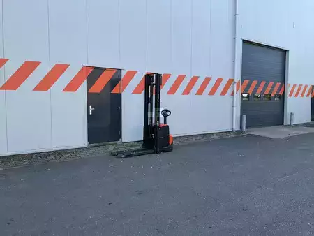 Wózek wysokiego podnoszenia 2020  BT SWE120 (5)