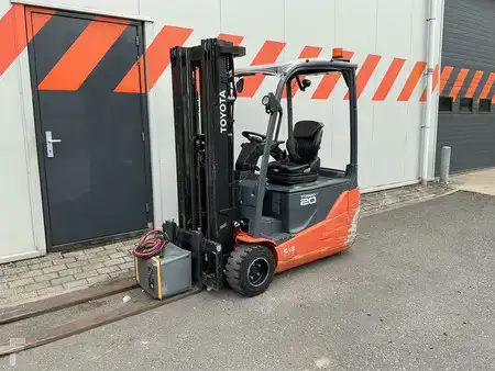 Eléctrico - 3 rodas 2020  Toyota 8FBE20T (1)