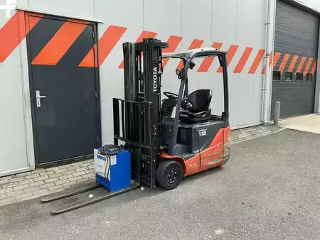 Eléctrico - 4 rodas 2019  Toyota 8FBEK18T (1)