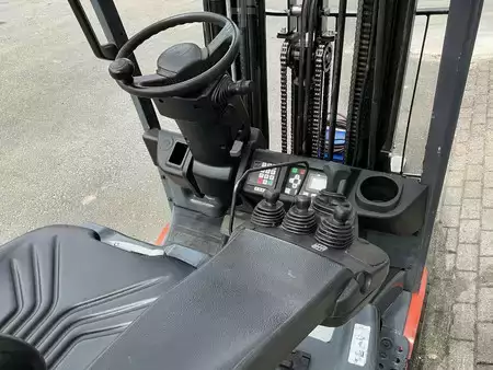 Eléctrico - 4 rodas 2019  Toyota 8FBEK18T (3)