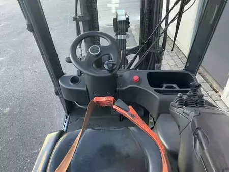 Sähkö - 3 pyör 2019  Linde E16L-02 (3)