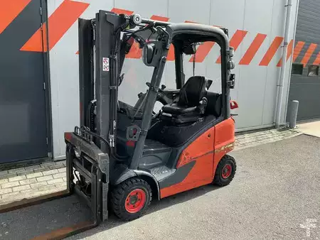 Gázüzemű targoncák 2017  Linde H16T-01 (1)