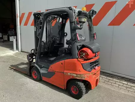 Gázüzemű targoncák 2017  Linde H16T-01 (2)