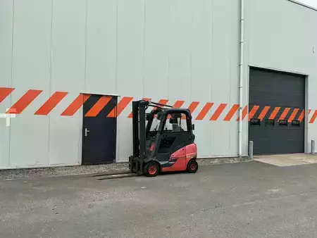 Gázüzemű targoncák 2019  Linde H16T-01 (5)