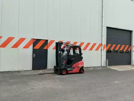 Gázüzemű targoncák 2019  Linde H16T-01 (5)