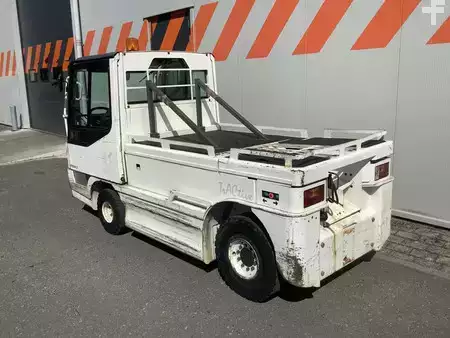 Terminálový traktor  Linde P250 (2)