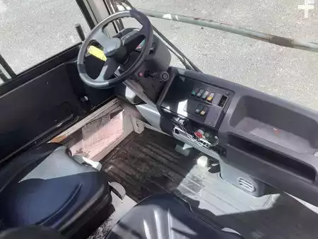 Terminálový traktor  Linde P250 (3)