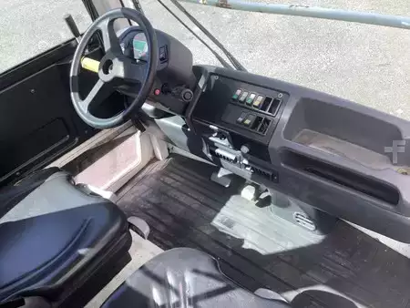 Terminálový traktor  Linde P250 (3)