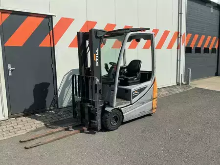Eléctrica de 3 ruedas  Still RX20-16 (1)