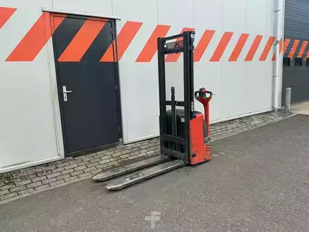 Stacker pedestre 2017  Linde L12 (1)