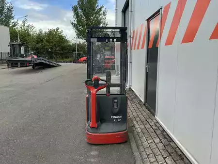 Stacker pedestre 2017  Linde L12 (3)
