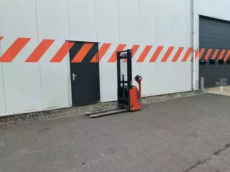 Stacker pedestre 2017  Linde L12 (5)