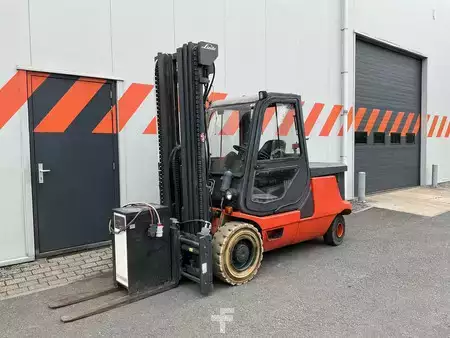 Eléctrico - 4 rodas 2001  Linde E48P (1)