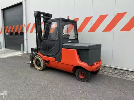 Eléctrico - 4 rodas 2001  Linde E48P (2)