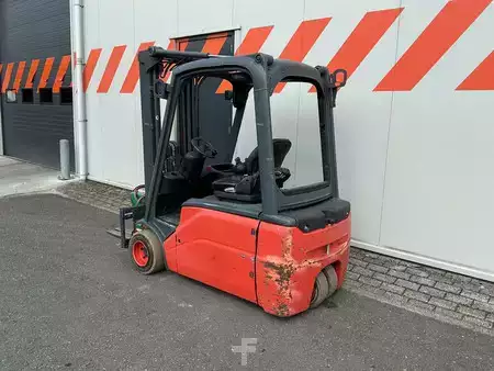 Eléctrica de 3 ruedas  Linde E18L-00 (2)