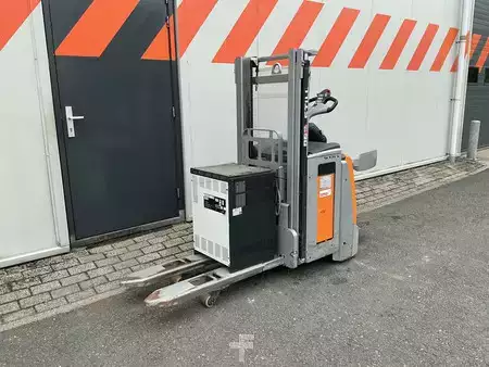 Stacker pedestre 2018  Still EXV-SF 14i (1)