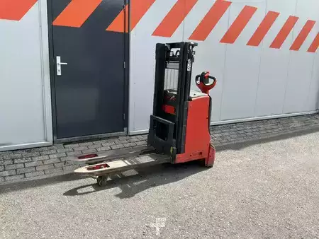 Apilador eléctrico  Linde D08 (1)