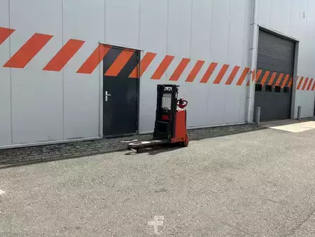 Apilador eléctrico  Linde D08 (5)