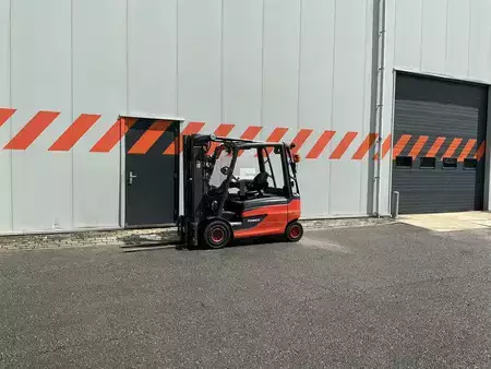 Elektrisk- 4 hjul 2016  Linde E25L-01 (5)