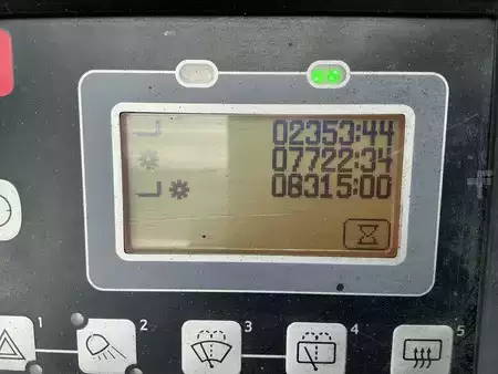 Chariots électriques à 4 roues 2014  Toyota 8FBMT25 (4)