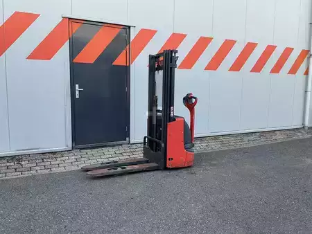 Apilador eléctrico 2020  Linde L10 (1)