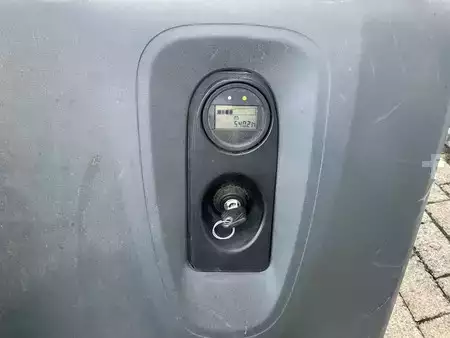 Apilador eléctrico 2020  Linde L10 (4)