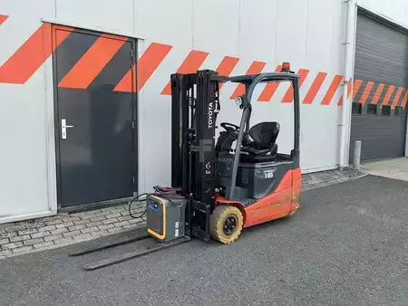 Carrelli elettrici 3 ruote 2018  Toyota 8FBEK16T (1)