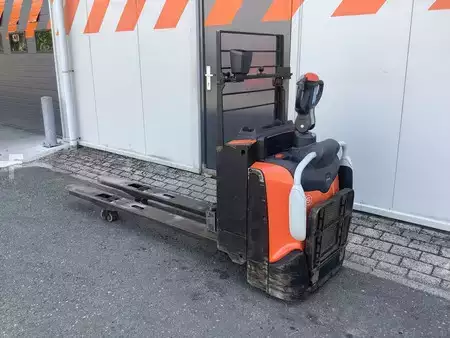 Nízkozdvižný vozík 2019  Toyota LPE200 (2)