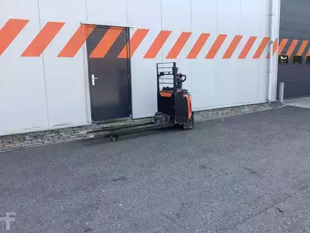Nízkozdvižný vozík 2019  Toyota LPE200 (4)