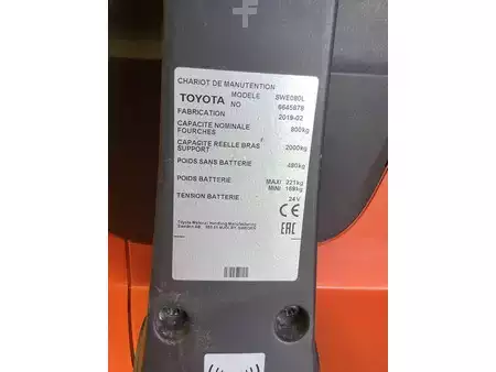 Apilador eléctrico  Toyota SWE080L (1)