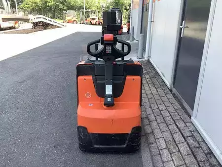 Apilador eléctrico  Toyota SWE080L (4)