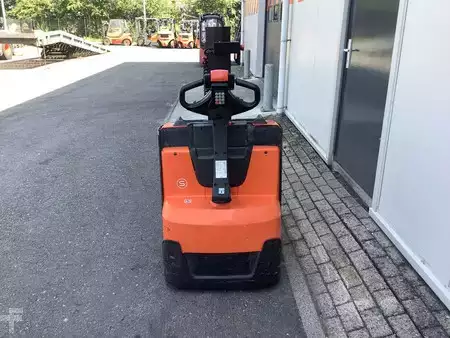 Apilador eléctrico  Toyota SWE080L (3)